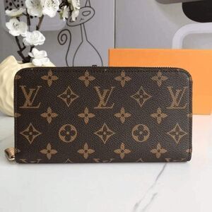 💋💋💋Brown Purse Zippy Monogram Wallet New